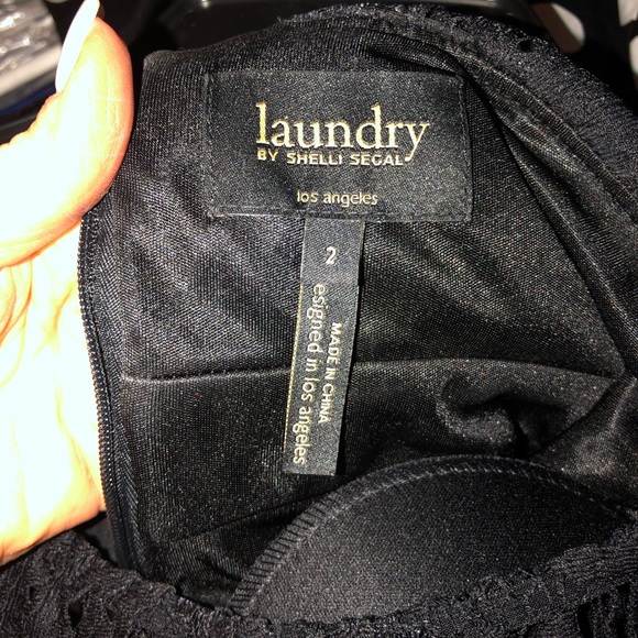 Black Lace Panel Laundry by Shelli Segal Gown - Picture 3 of 4